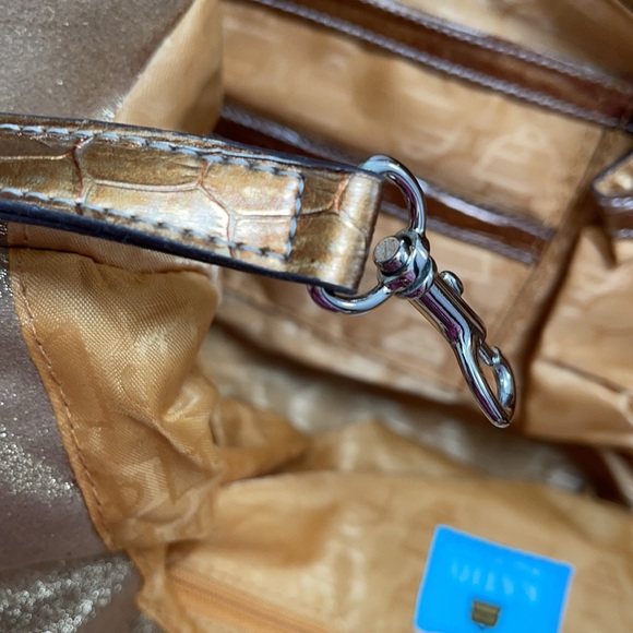 NEW Kathy Van Zeeland Purse. Color is gold/bronze - Picture 4 of 11